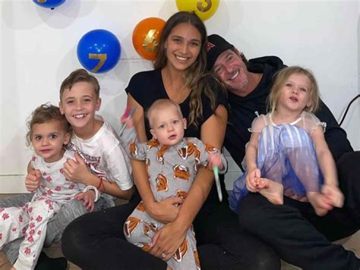 'The Masked Singer' Judge Robin Thicke & Fiance April Love Geary Welcome His 3rd Child