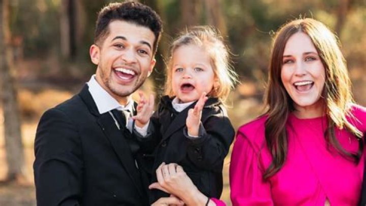 Ellie Woods Bio, Wiki, Age, Height, Family, Husband, Jordan Fisher, Net Worth, Profession, Movies and TV Shows