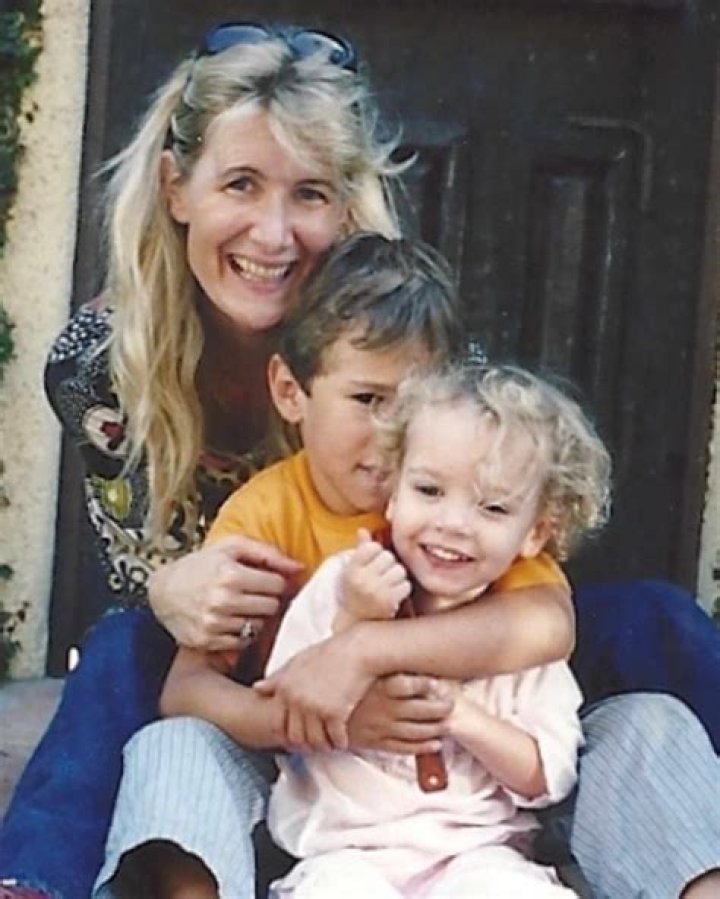 Laura Dern Biography, Children, Husband, Net Worth & Other Facts