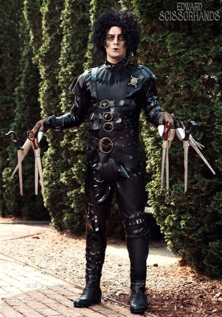 Unveiling The Enigmatic Age Of Winona Ryder In Edward Scissorhands
